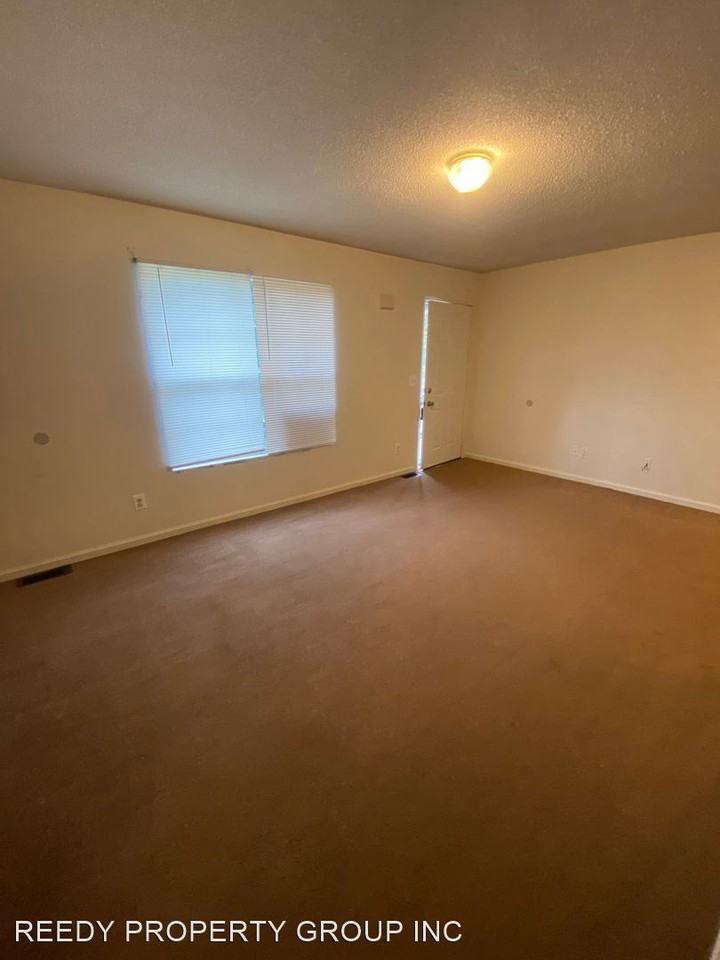 883 Jonas Circle - Photo 2 of 12