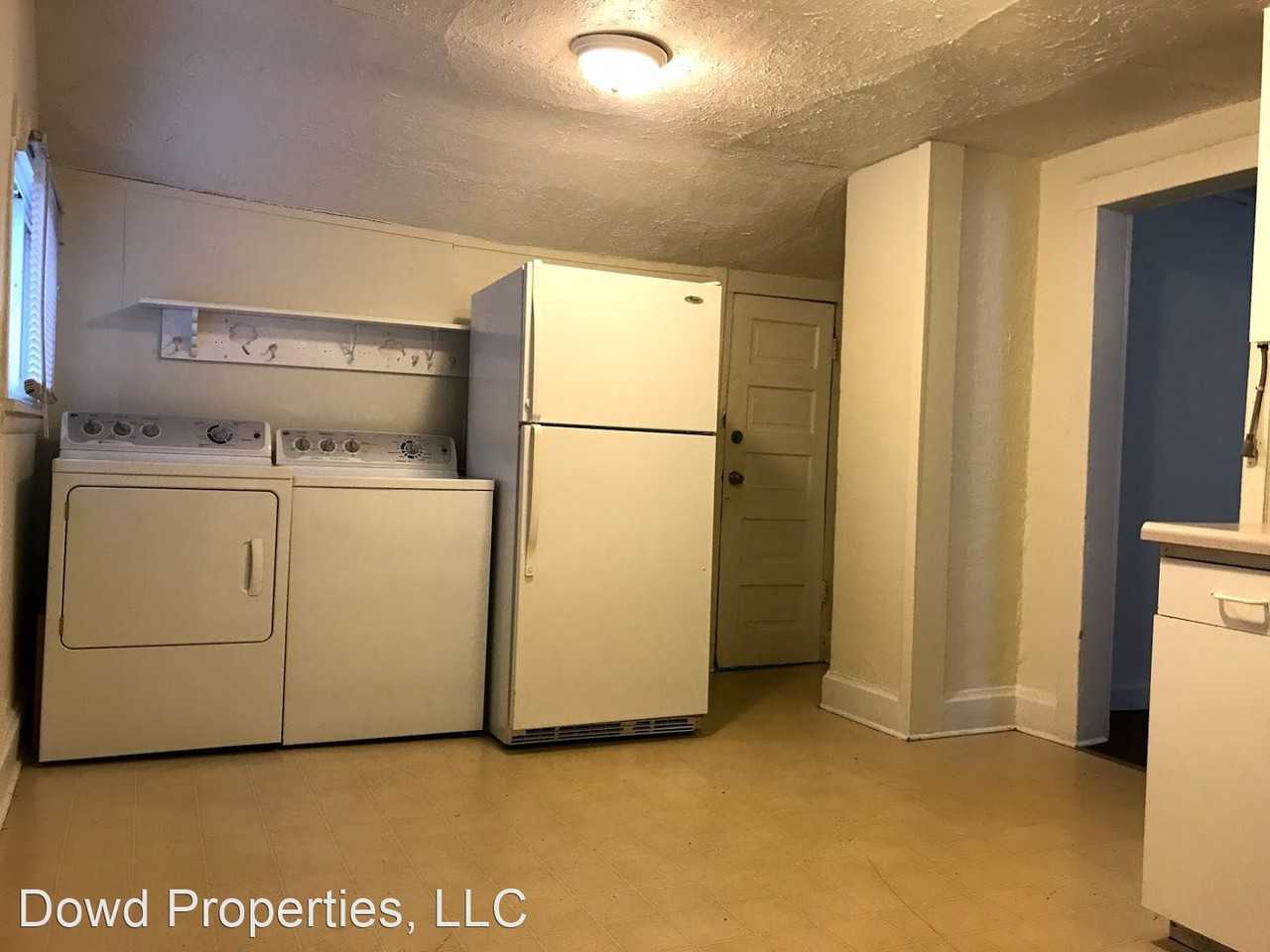 403 1/2 E. Monroe - Photo 3 of 10