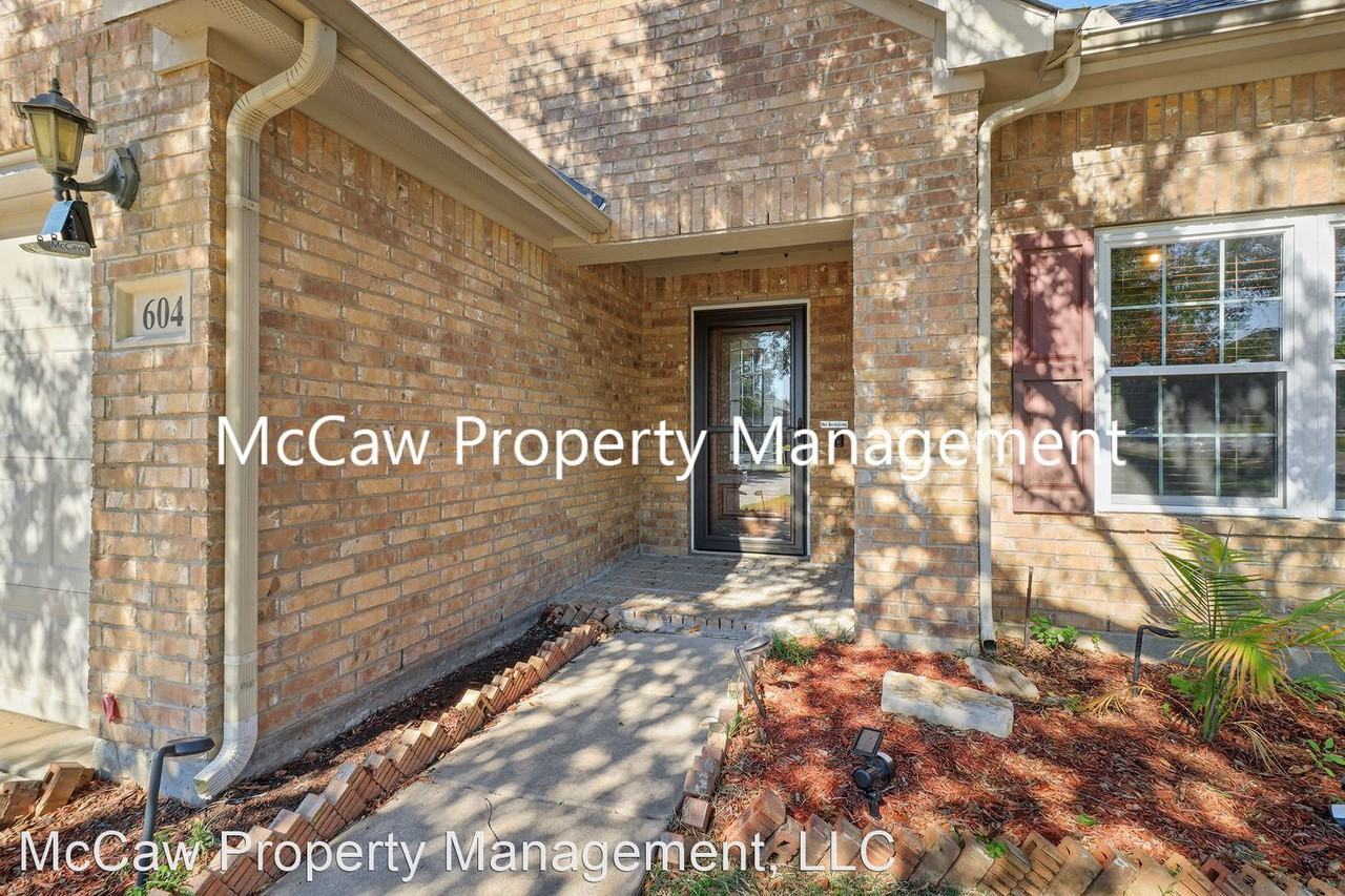 604 Creekside Dr - Photo 2 of 21