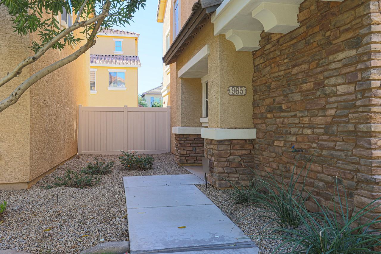 965 W Wendy Way - Photo 3 of 25