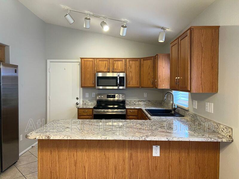 29805 N Broken Shale Dr - Photo 3 of 23