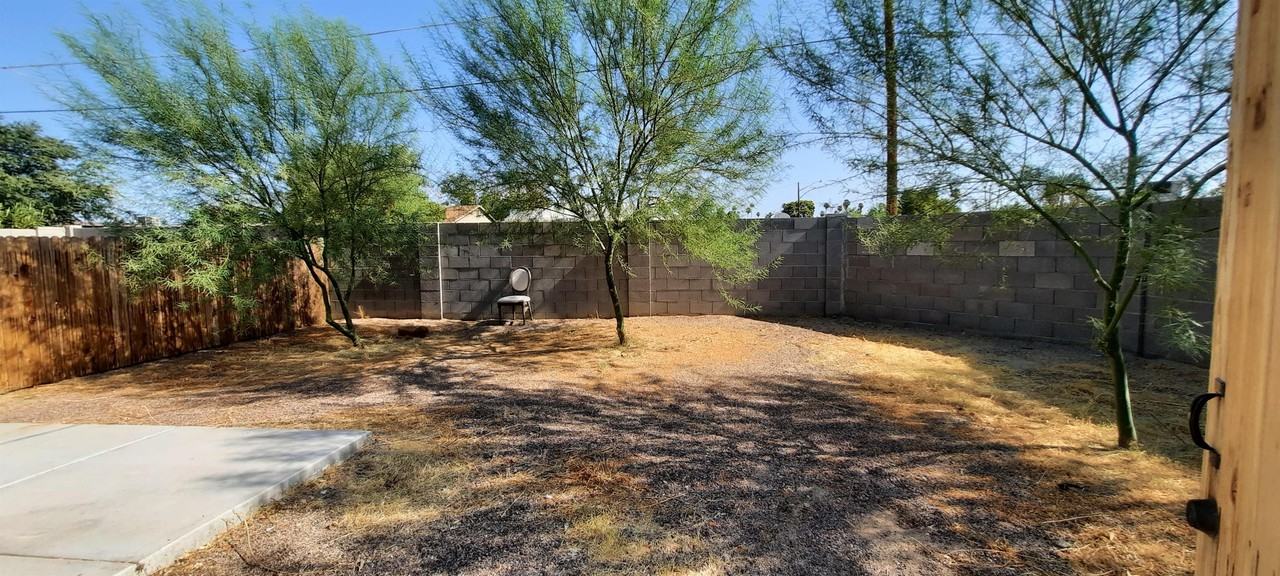 1804 W Roma Ave. - Guest House - Photo 2 of 10