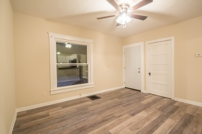 37914 2nd St - Photo 4 of 13