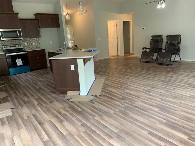 459 Providence Dr - Photo 2 of 4