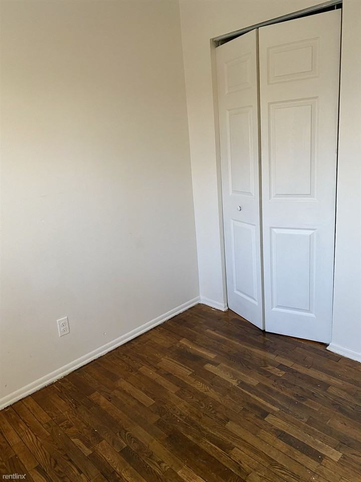 6218 Bermuda Ln - Photo 3 of 7