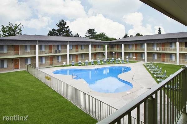 Lexington Park Apartments - Photo 2 of 5