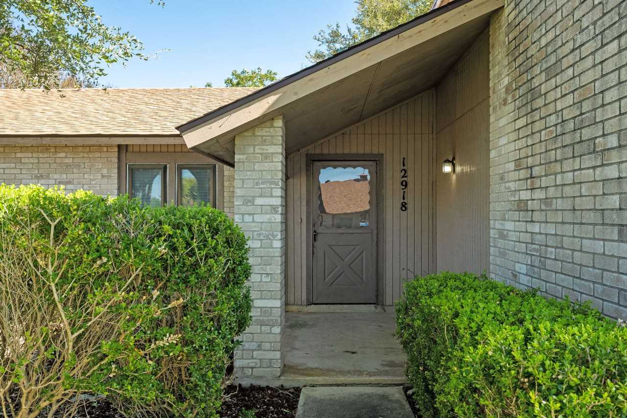 12918 Paul Revere St - Photo 3 of 25