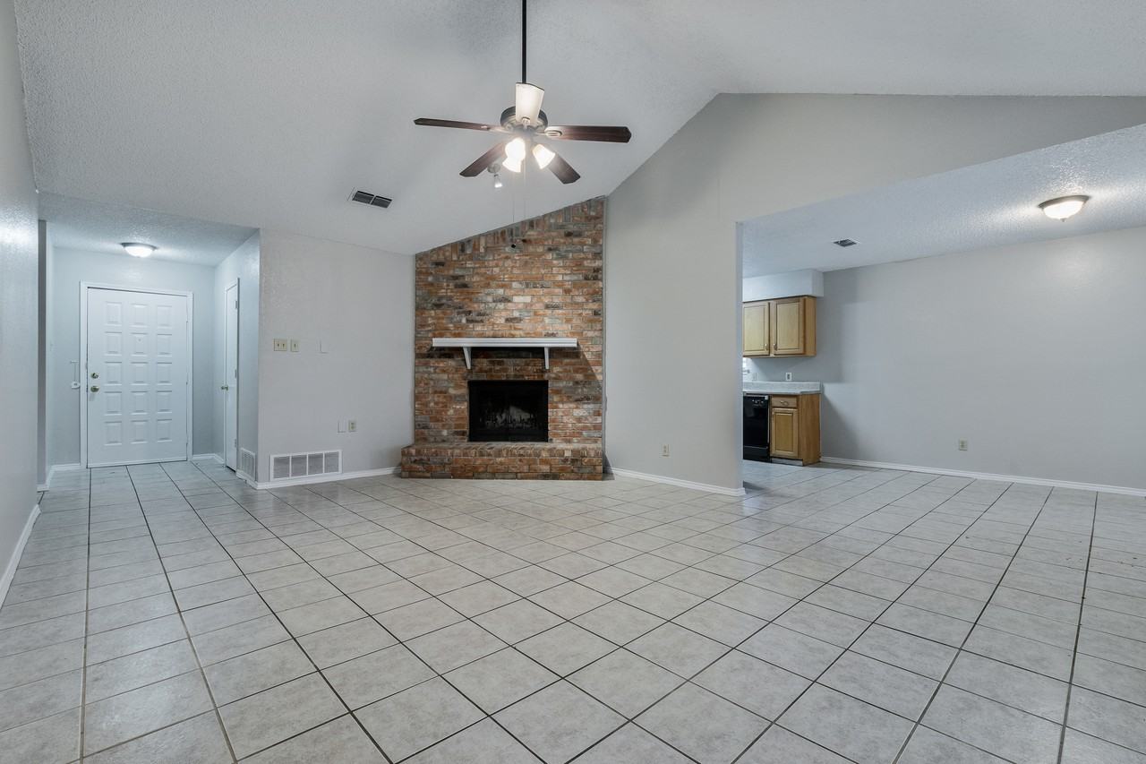 1072 Westcliff Ave - Photo 2 of 15