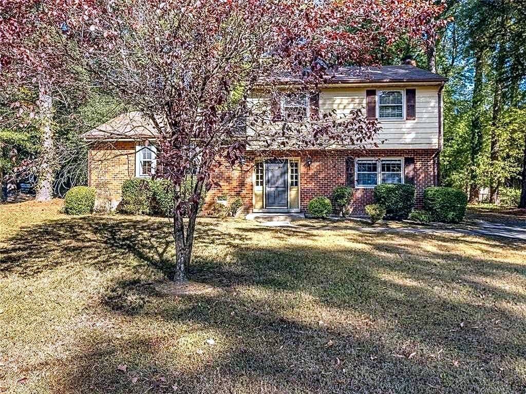 7702 Anoka Rd - Photo 2 of 10