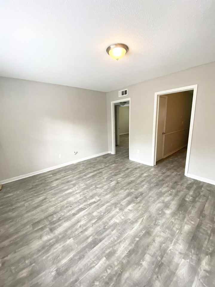 2044 High School Rd #2044D - Photo 3 of 22