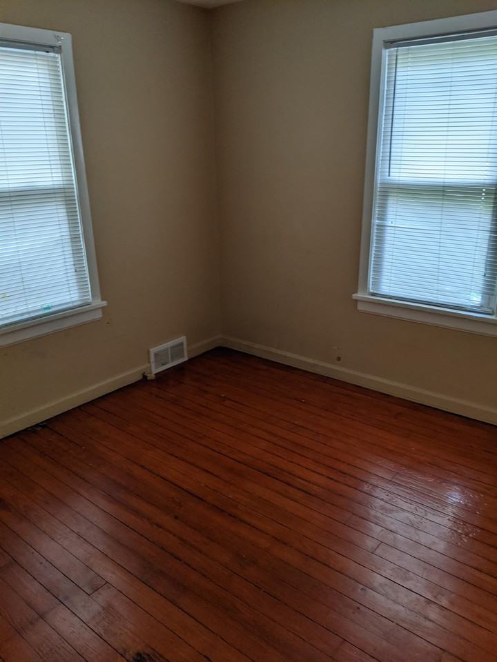 608 N James St #1 - Photo 4 of 9