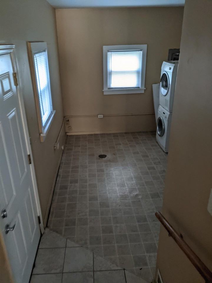 608 N James St #1 - Photo 7 of 9