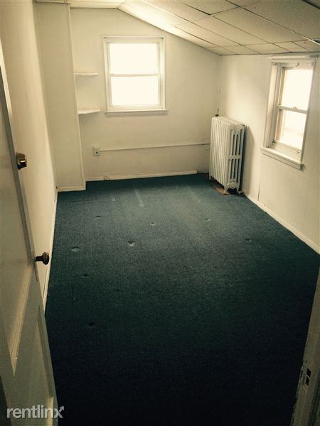 312 S Exeter St - Photo 2 of 9