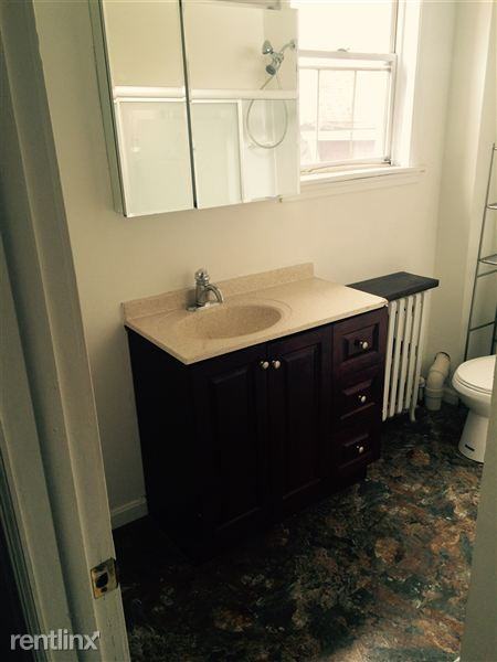 312 S Exeter St - Photo 3 of 9