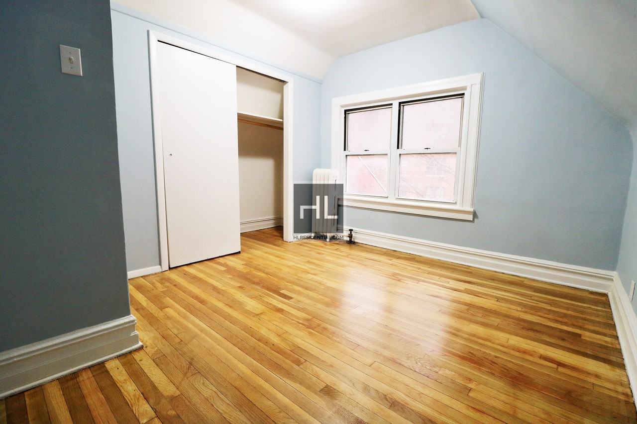 596 E 7th St #2 - Photo 2 of 17