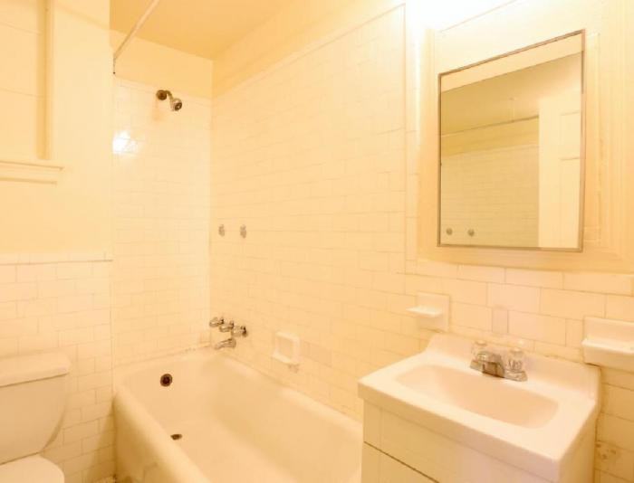 315 Montgomery Ave - Photo 3 of 9