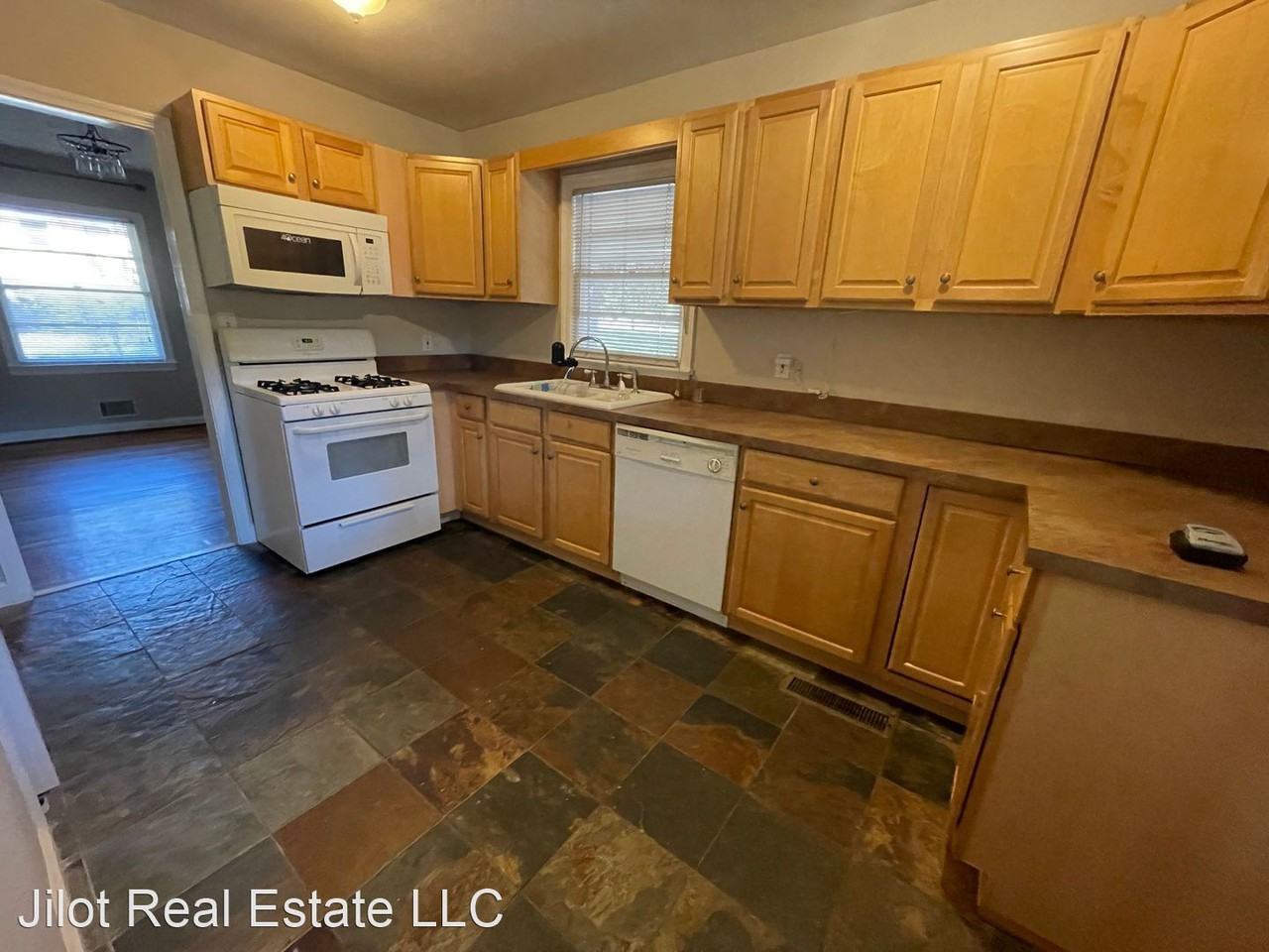 2855 Monticello Pl - Photo 2 of 18