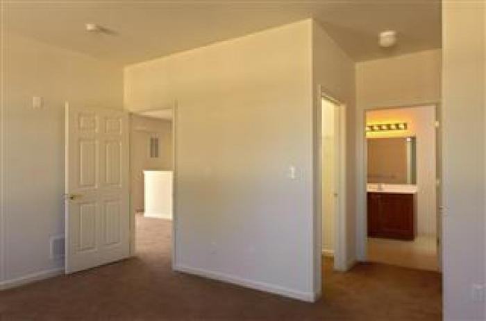 18 Lasatta Ave - Photo 3 of 11