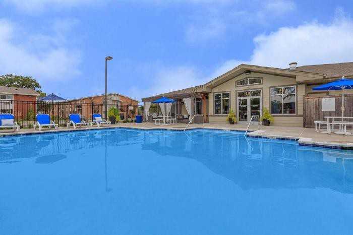 9353 Congress Dr - Photo 3 of 11