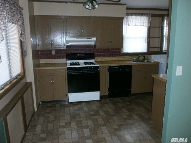 992 Locust Ave - Photo 2 of 12