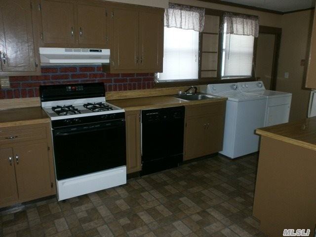 992 Locust Ave - Photo 3 of 12