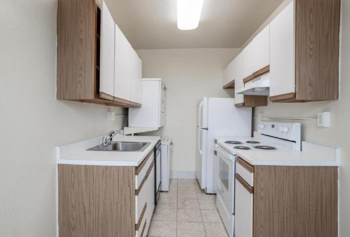 903 Montgomery Ave - Photo 3 of 10