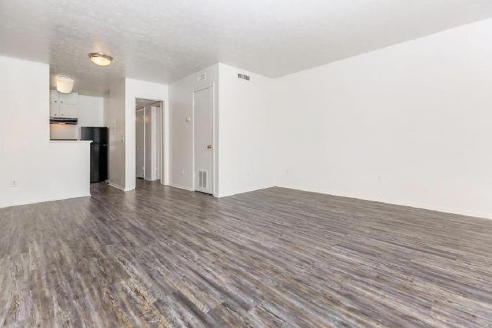 330 Laurina St - Photo 2 of 5