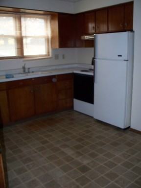 2405 Saratoga Dr - Photo 2 of 6