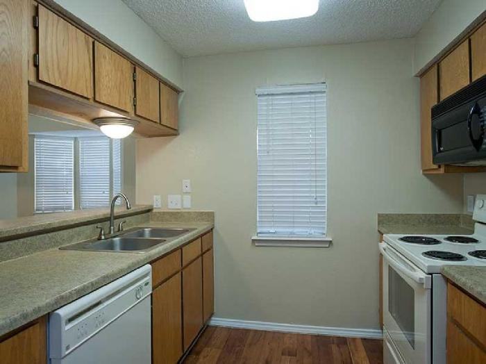 330 E Denton Dr - Photo 3 of 15