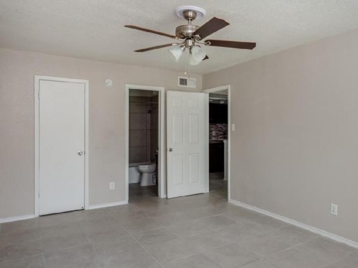 10003 Club Creek Dr - Photo 3 of 16