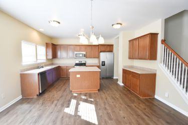 711 Wendermere Cir - Photo 3 of 14