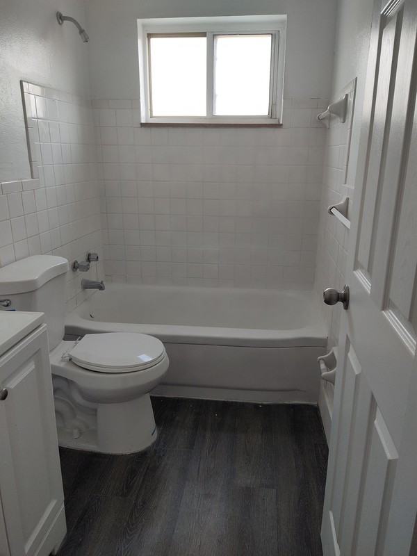 2911 Chippewa St #B - Photo 2 of 4