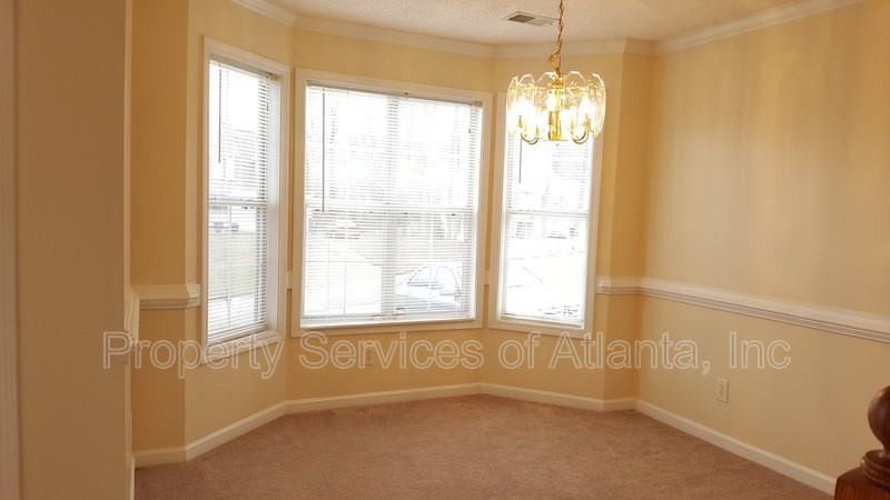 737 Erin Dr - Photo 3 of 17