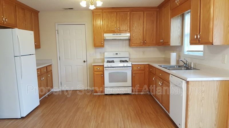 737 Erin Dr - Photo 4 of 17