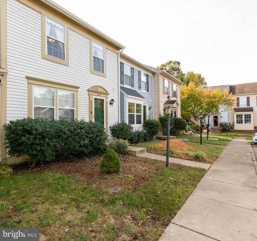 407 Knollwood Ct - Photo 3 of 28