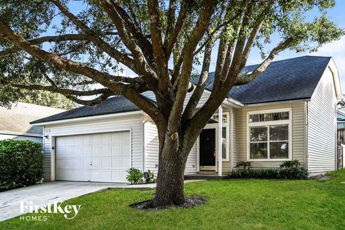 12027 Harbour Cove Dr S - Photo 2 of 15