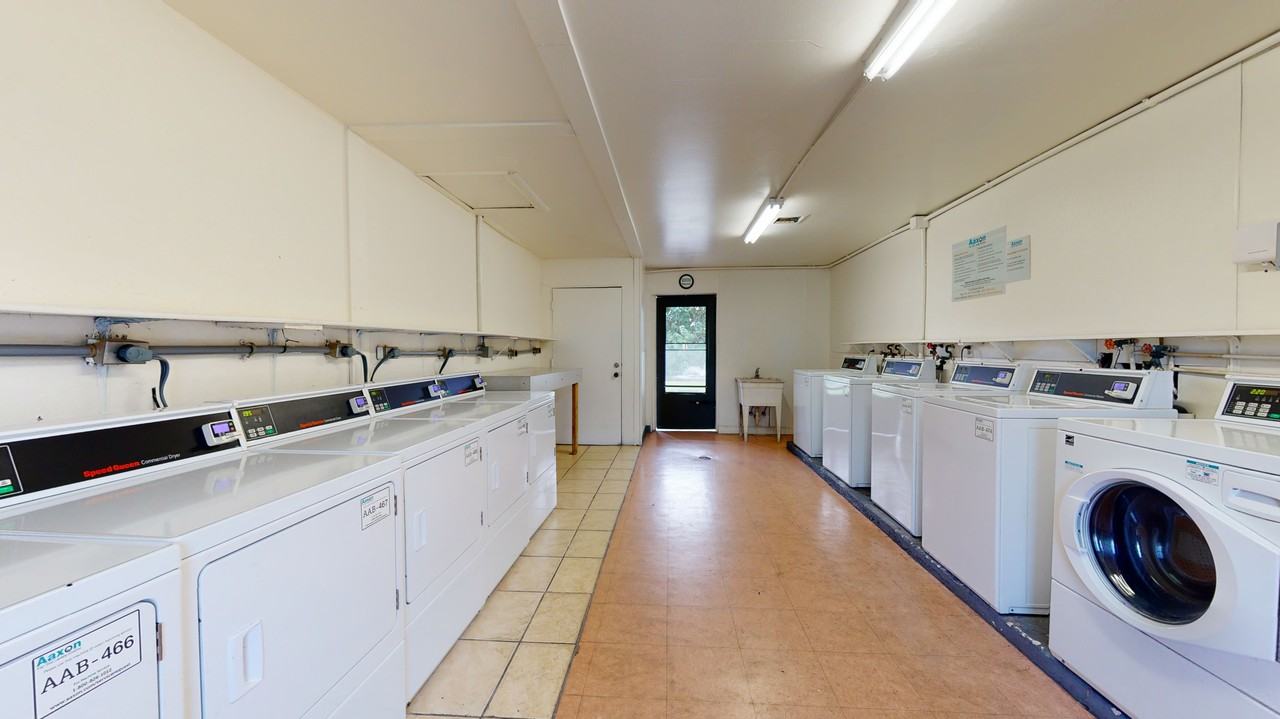 Executive House Apartments - Photo 7 of 20