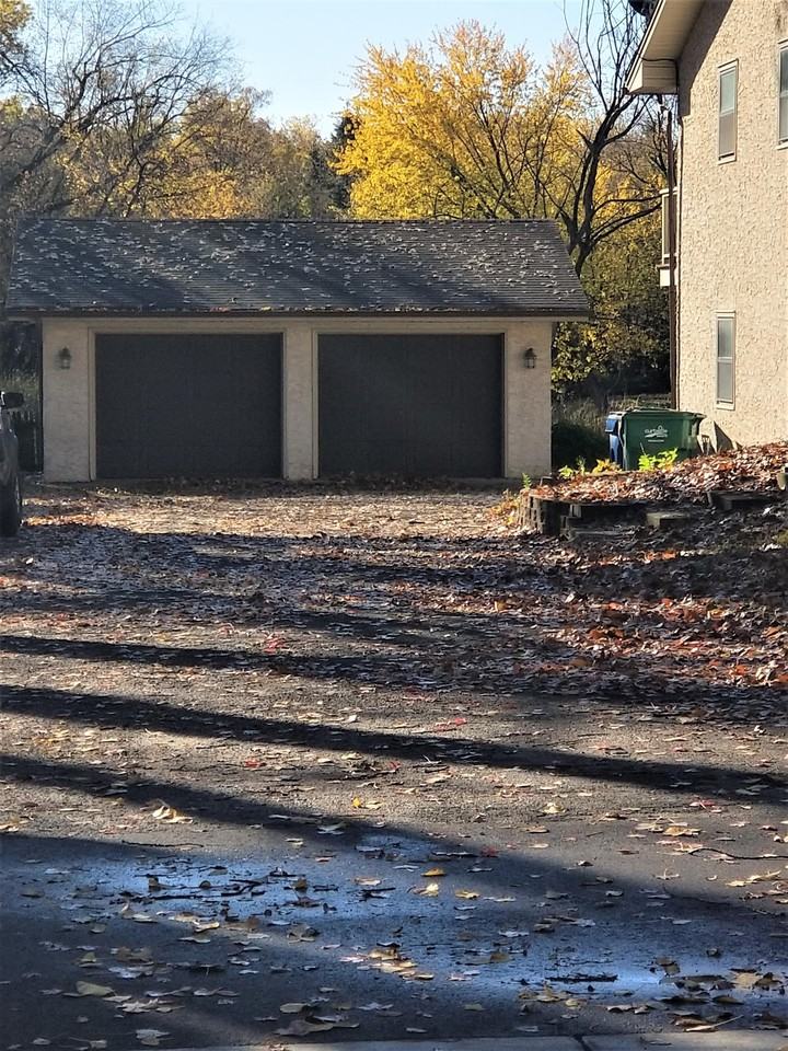 12817 15th Ave N #12817 - Photo 2 of 18