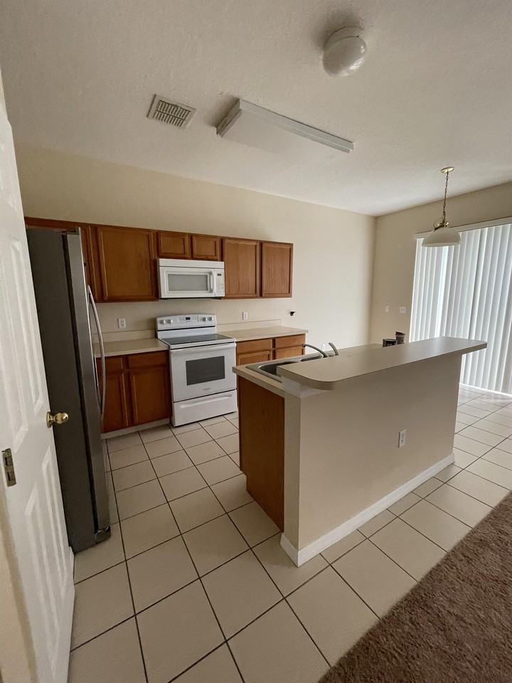 124 Sand Ridge Dr #1 - Photo 4 of 50