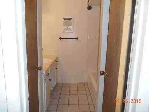 2108 SE 25th Ave - Photo 3 of 8