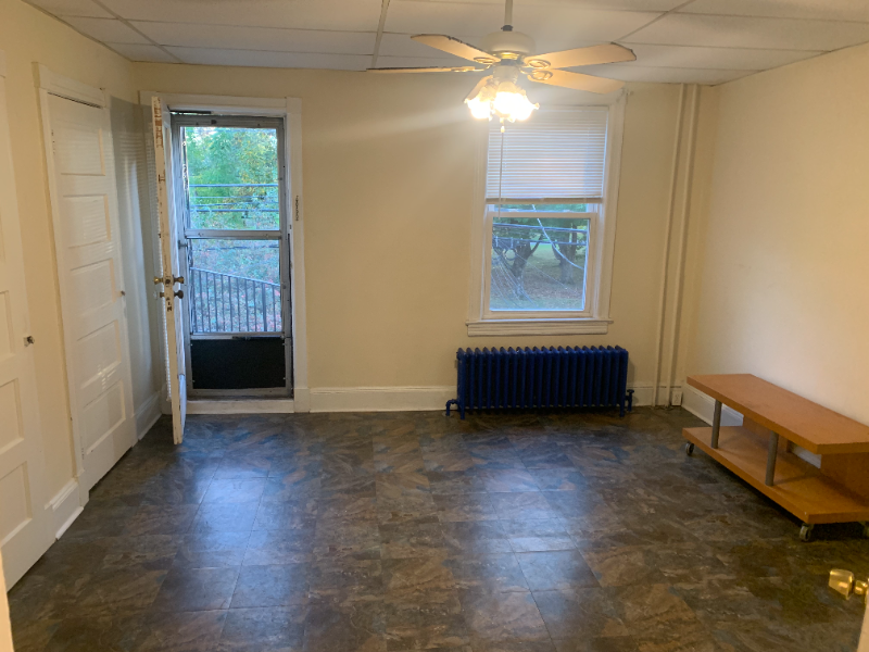 1114 Stuyvesant Ave - Photo 3 of 15