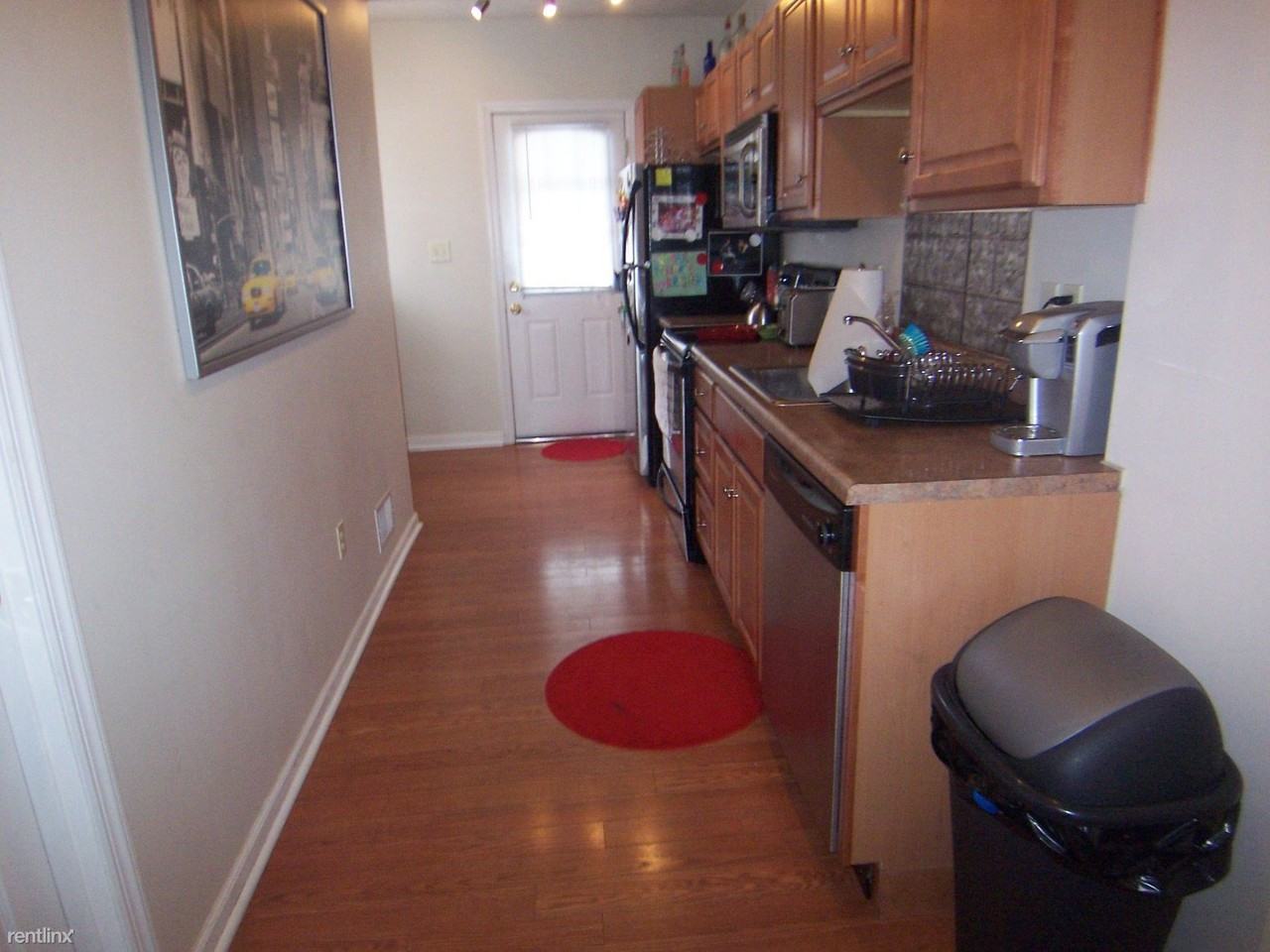 3313 Niagara St - Photo 3 of 12