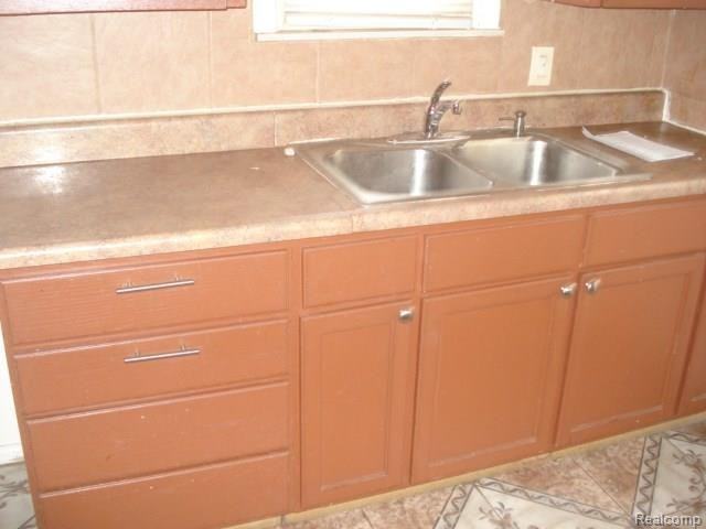 4827 Argyle St - Photo 3 of 9