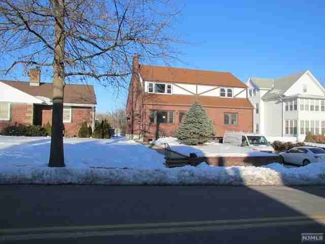 197 Boulevard - Photo 2 of 2