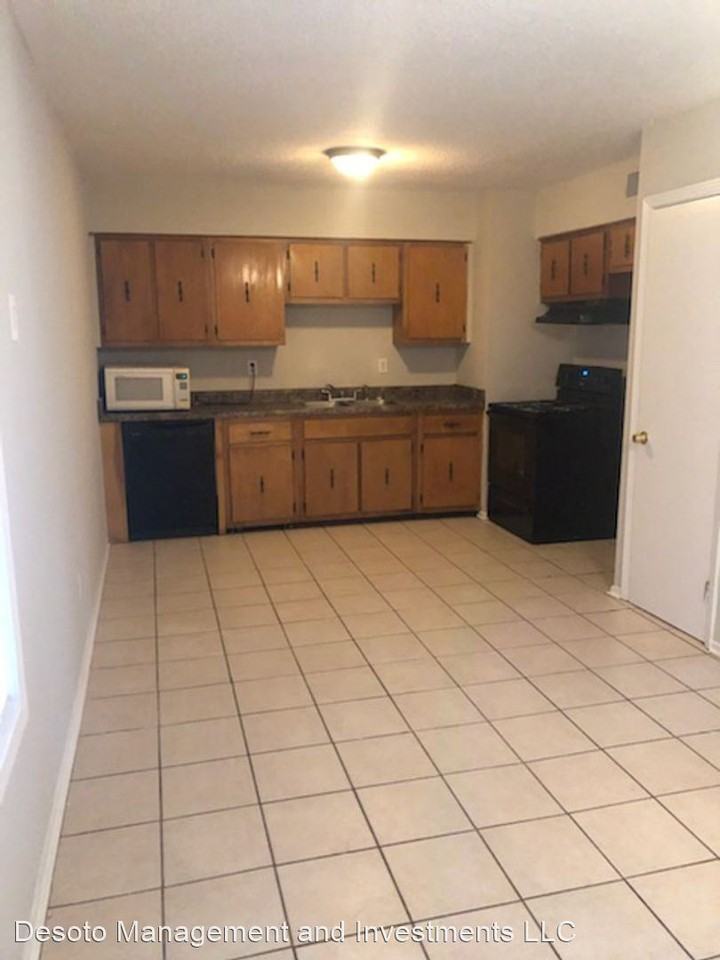 3030 Normandy Dr - Photo 2 of 7
