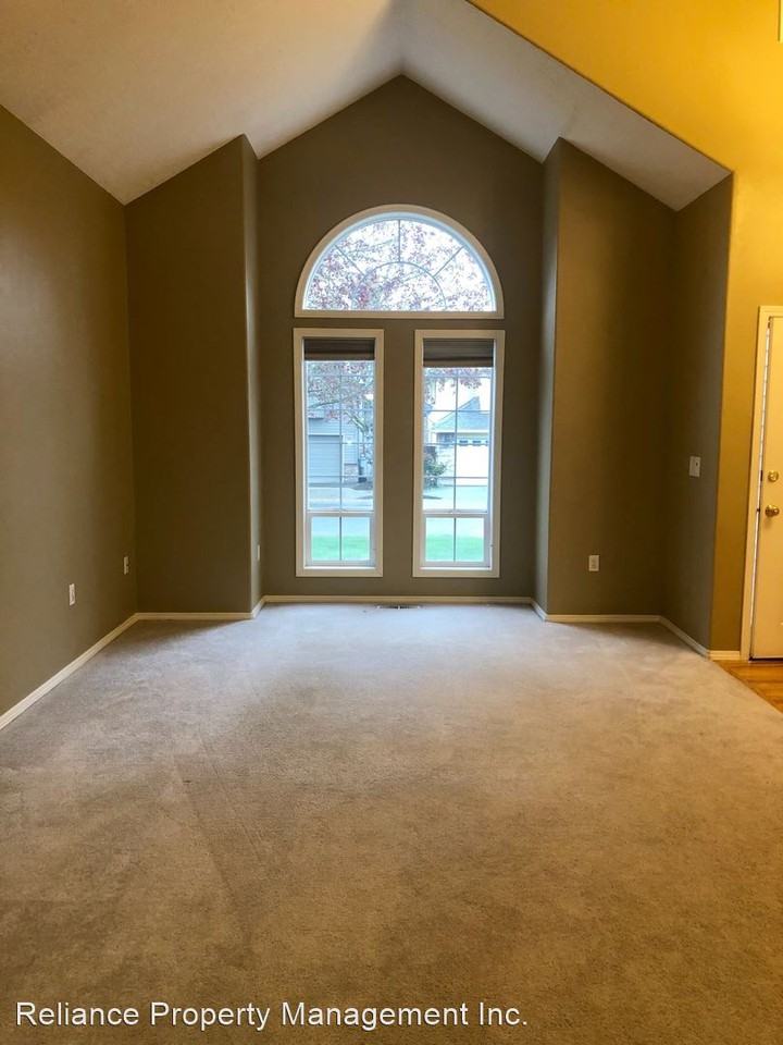 8921 Sw Waverly Dr - Photo 3 of 23