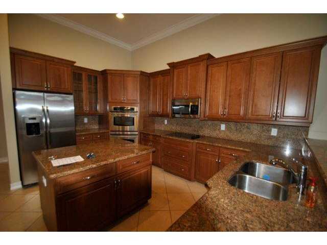 14950 SW 38th St - Photo 2 of 23