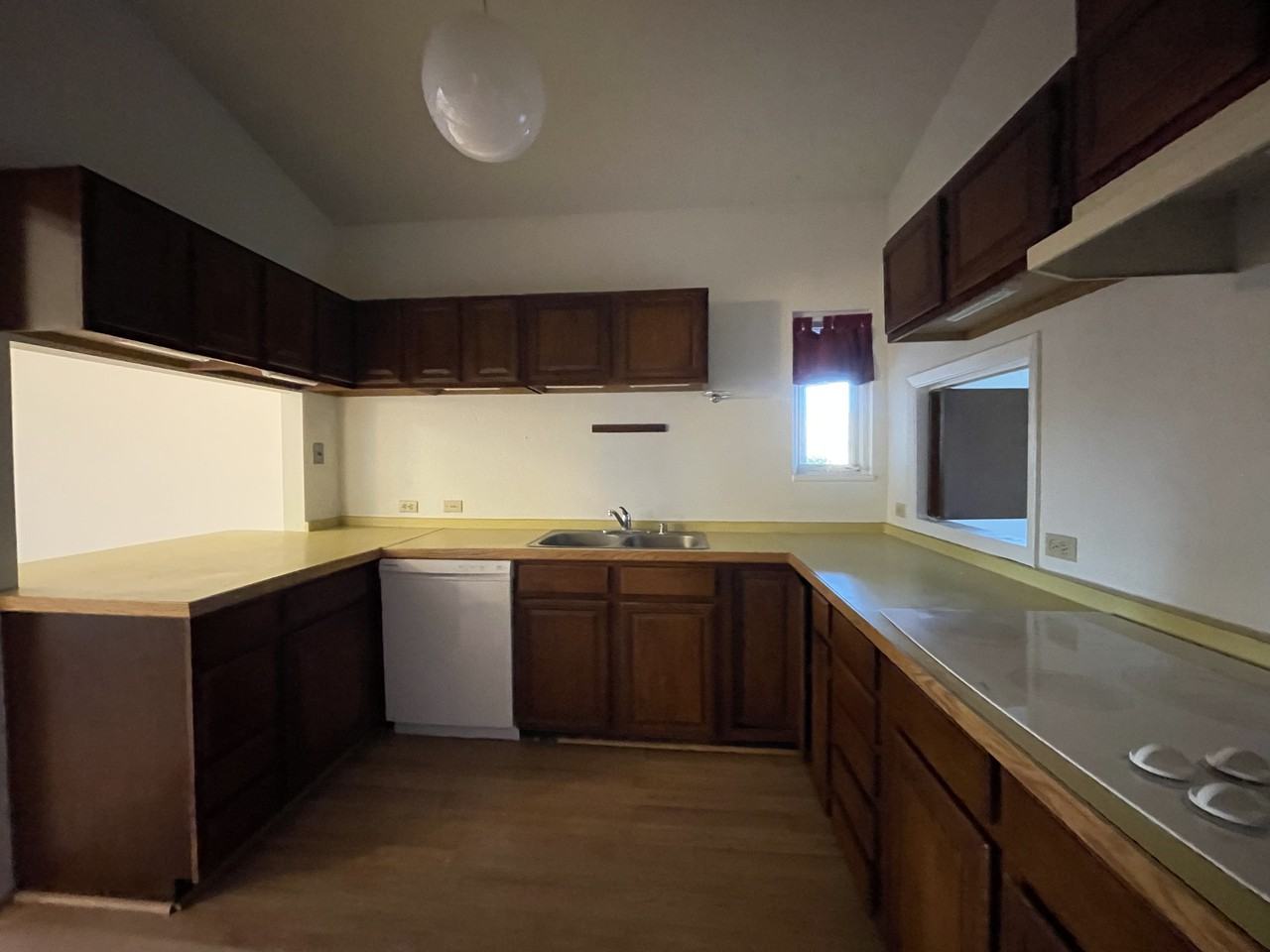 4 Loma Vista Dr - Photo 3 of 16