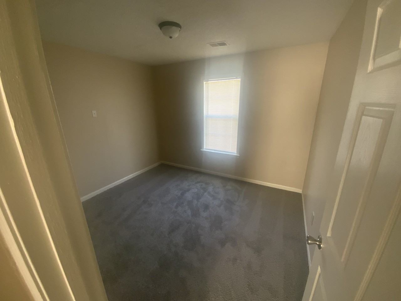 6059 Valleydale Dr - Photo 3 of 8