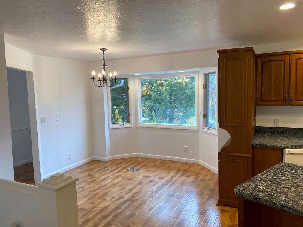 1093 Lamplighter Dr - Photo 5 of 20